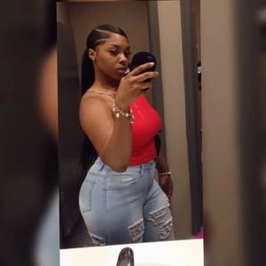 Meet your Posher, Lena